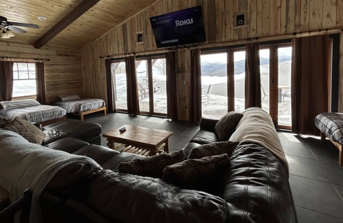 Paonia Cabin | Electric Mountain Lodge: Mtn Views, Restaurant, Bar, Events, Rentals | Bunkhouse