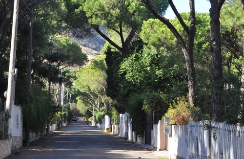 Santa Margherita di Pula Villa | elegant villa of 240 sqm with all comforts 100 meters from a private beach
