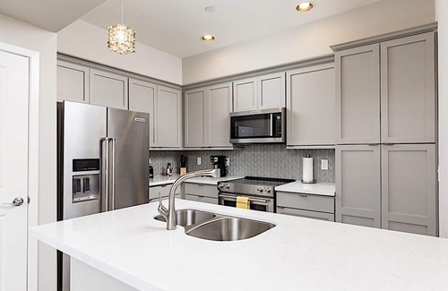 Desert Ridge Condo | Elegance at Desert Ridge - Spacious Townhome