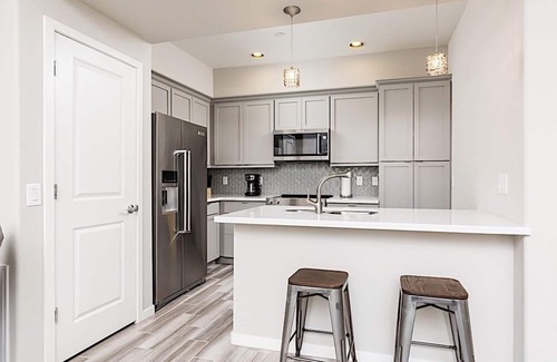 Desert Ridge Condo | Elegance at Desert Ridge - Spacious Townhome