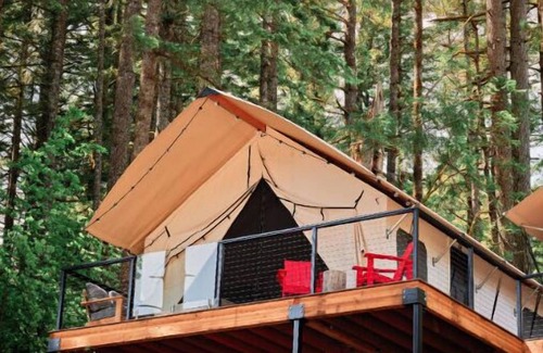 Stevenson House | Elegance in the Wild | Glamping in Washington