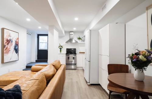 Parkdale Apartment | Elegance on Elm Grove