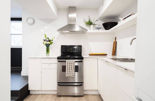Parkdale Apartment | Elegance on Elm Grove
