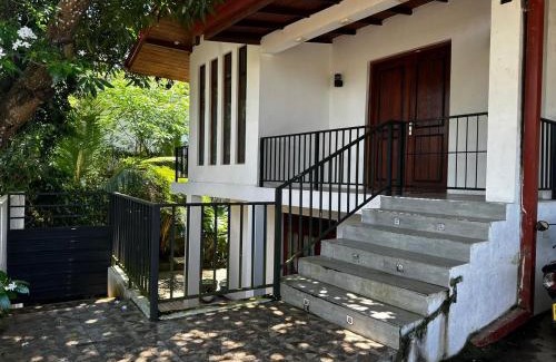 Yatinuwara Apartment | Elegance Suite by Tiverton