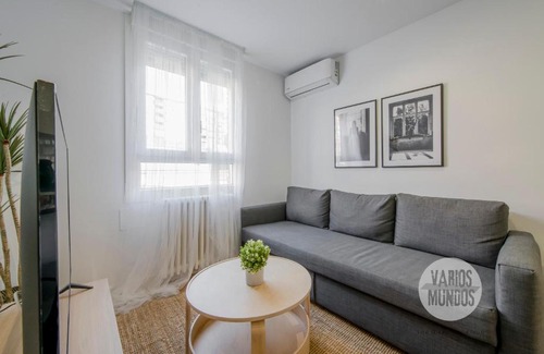 Imperial Apartment | Elegancia con parking para 4, vive La Latina