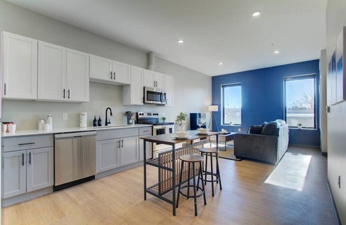 University Circle Apartment | Elegant 1 BDR | Cleveland Clinic | Free Parking