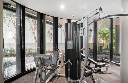 North Melbourne Apartment | Elegant 1-Bed Apartment with Premium Amenities