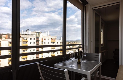 Ljubljana Apartment | Elegant 1-bedroom apartment near hill forest