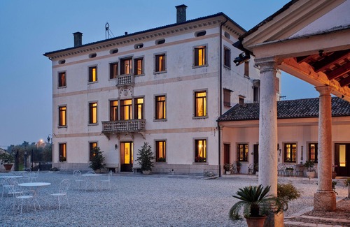 Romano d'Ezzelino Villa | Elegant 17th century villa in Veneto - perfect for groups