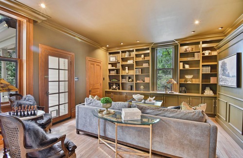 Heber House | Elegant 1892 Queen Anne Manor | Sleeps 10 | Weddings, Reunions, Events, Romantic | Gourmet Kitchen