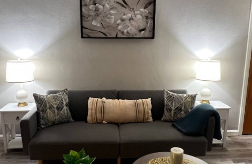 Ottawa House | Elegant 1Bed/1Bath Pets OK, Close to ProMedica, UT