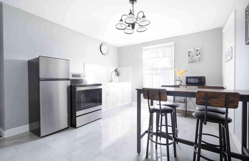Downtown Niagara Falls Apartment | Elegant 1BR , 1 Bath apartment minutes the falls
