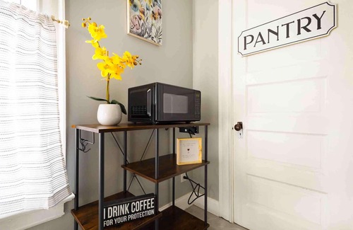 Downtown Niagara Falls Apartment | Elegant 1BR , 1 Bath apartment minutes the falls