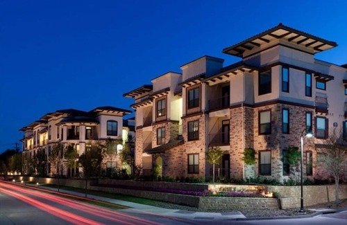 Las Colinas Condo | Elegant 1BR Condo at AMLI at Escena w Pool