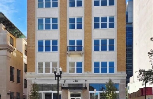 Downtown Jacksonville Apartment | Elegant 1BR King Bed Apts - 1.3 Miles to TIAA Bnk Fld