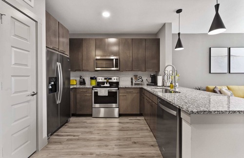 Montopolis Apartment | Elegant 1BR king suite close to DT w/fast WiFi