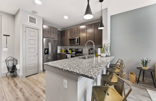Montopolis Apartment | Elegant 1BR king suite close to DT w/fast WiFi