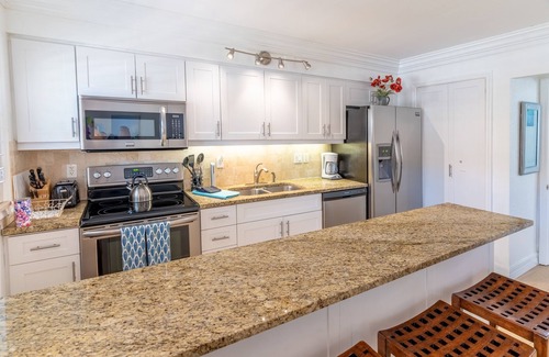 Old Naples Condo | Elegant 1BR Olde Naples POOL SPA WD, NOW AVAIL FOR October-Dec 2025