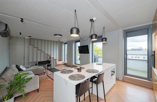 Old Town Apartment | Elegant 2 BD Apartment with terrace by Domvia