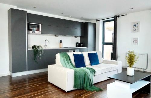 Limehouse Apartment | Elegant 2 Bed Flat in East London