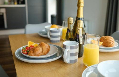 Limehouse Apartment | Elegant 2 Bed Flat in East London