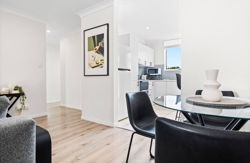 Hawthorne Apartment | Elegant 2-Bed with Balcony by Parks and Amenities