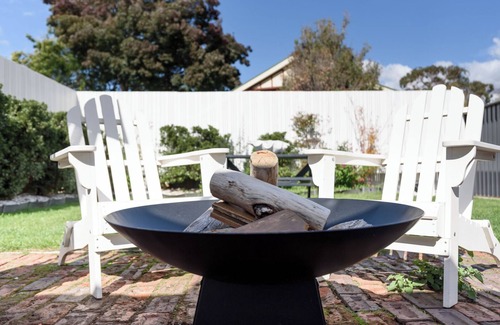 Invermay House | Elegant 2-Bedroom Home with Curated Decor & Outdoor Entertaining