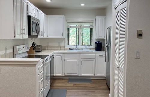Incline Village House | Elegant 2-bedroom McCloud Condo in Incline Village