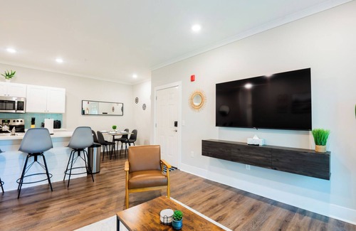 Port Wentworth Apartment | Elegant 2-bedroom apartment with AC, fitness room - E
