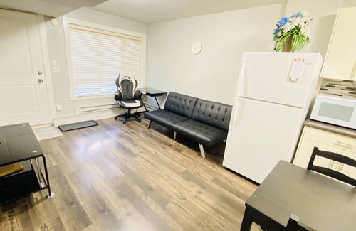 West Abbotsford House | Elegant 2 bedroom 1 washroom private suite with laundry and parking