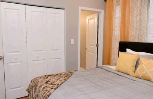 Grand Boulevard Apartment | Elegant 2 Bedroom Apartment in Chicago - Perfect for a Memorable Stay