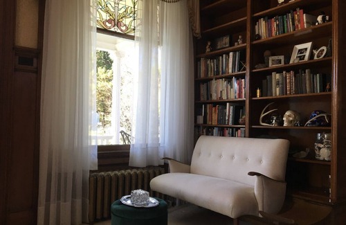 Derrick City House | Elegant 2 Bedroom Suite in Historic Zippo Mansion