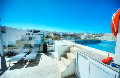 Tal-Ibrag Apartment | Elegant 2 bedrooms, large sun terrace, pool GCAT1-1
