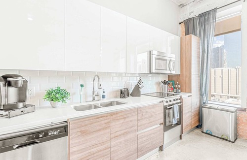 Downtown Dallas Apartment | Elegant 2BD | DT Dallas | Sleeps 6 | Free Parking
