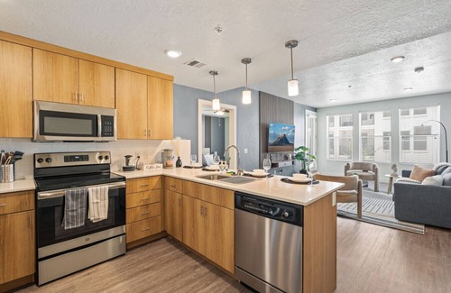 Downtown Salt Lake City Apartment | Elegant 2BR Apartment Near Iconic Temple Square