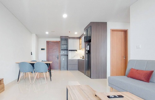 Kesawan Apartment | Elegant 2BR Apartment at The Reiz Condominium Medan