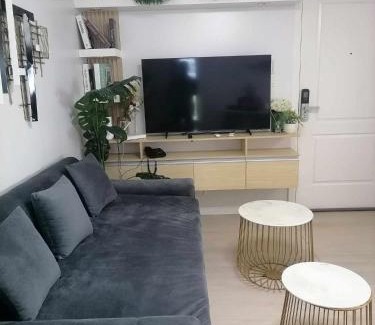 Don Bosco Apartment | Elegant 2BR Condo Maldives Tower - Azure Resort Residences near MOA, Airport, SM, Casinos