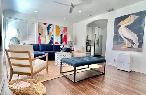 Southside House | Elegant 2BR Home w/King Bed, MegaYard & Tank Pool
