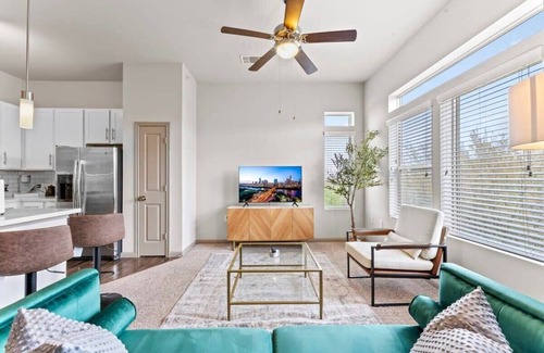 Montopolis Apartment | Elegant 2BR king suite, fast WiFi, 8 min to DT