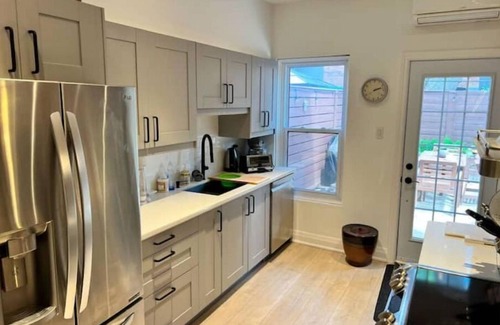 Leslieville House | Elegant 3-bed, 3 bath private Leslieville home