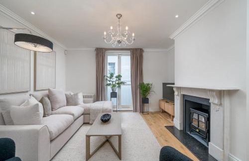 Knightsbridge Apartment | Elegant 3-Bed Knightsbridge House with Terrace