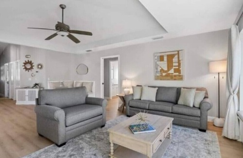 McComb House | Elegant 3 Bedroom House