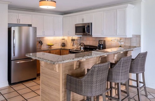 Frigate Bay Apartment | Elegant 3BD Villa Bd1&3:King, Bd2:Queen OceanView