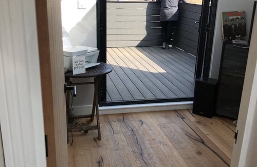 Stroud Green Apartment | Elegant 3bed Crouchend in style with roof terrace