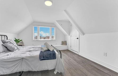 Hamilton House | Elegant 3BR Home Near Hospitals Tims Field QEW