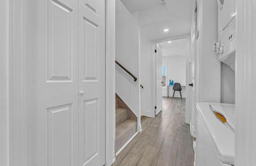Hamilton House | Elegant 3BR Home Near Hospitals Tims Field QEW