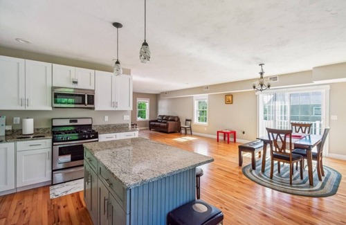 Worcester Apartment | Elegant 3BR Home Near Downtown Worcester