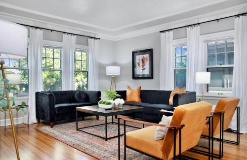 Dundee-Happy Hollow Historic District House | Elegant 3BR Oasis in Dundee Close to Downtown
