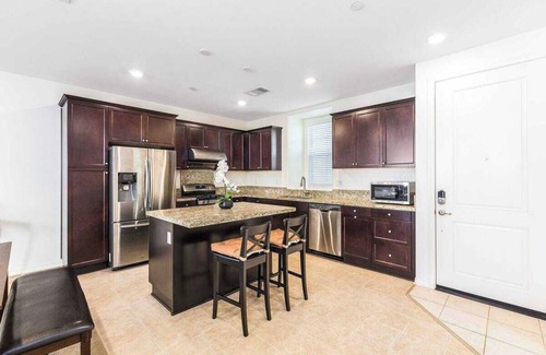 Eastvale Downs House | Elegant 3BR Residence｜Office & Study Space｜Fenced Yard｜Flexible Leasing #41351