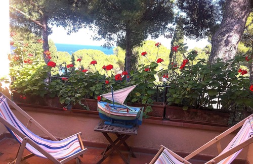 Capo D'arco Apartment | Elegant 4/5 people, terrace, in private compound a few steps from the sea